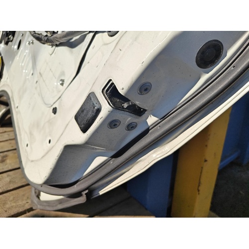 Toyota Hiace Right Fornt Door Lock Mechanism TRH201 01/2005-04/2019