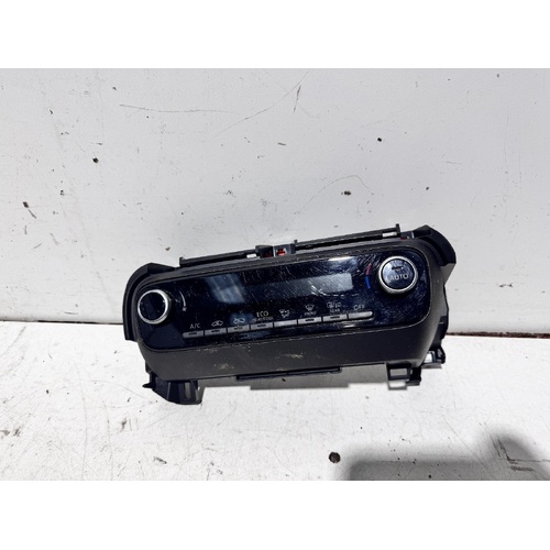 Toyota Yaris Heater Controls MXPA10 04/2020-10/2022