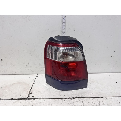 Subaru Forester Left Tail Light 01/2000-06/2002