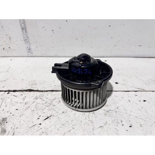 Toyota Corolla Heater Fan Motor AE112 10/1998-11/2001