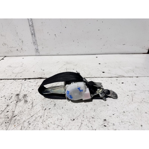 Toyota Kluger Right Rear 2nd Row Seat Belt GSU45 07/2010-02/2014