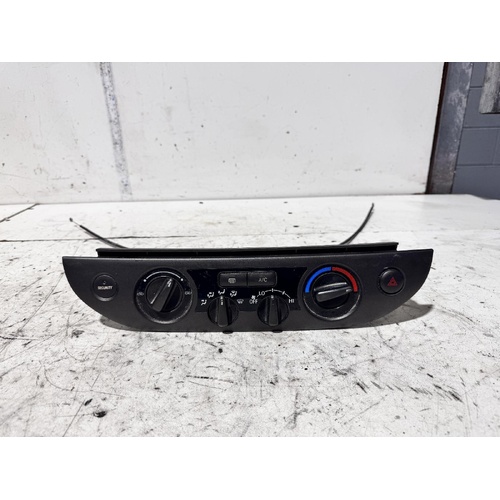Toyota Camry Heater Controls ACV36 08/2002-05/2006
