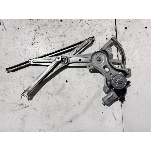 Mitsubishi Triton Right Front Door Window Regulator MN 07/2006-04/2015