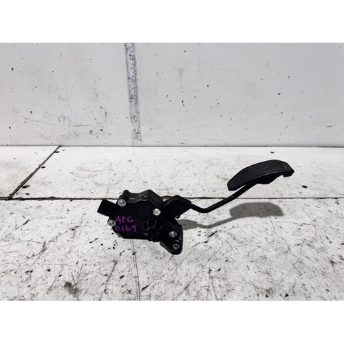 Toyota Kluger Accelerator Pedal GSU45 05/2007-02/2014