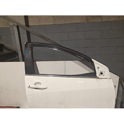 Toyota Yaris Right Front Door Glass MXPA10 04/2020-2025