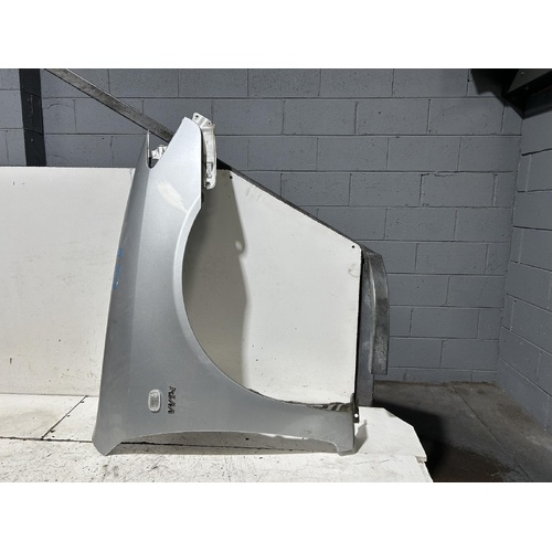 Toyota Camry Right Guard ACV36 08/2002-05/2006