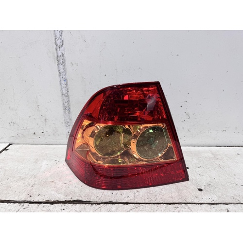 Toyota Corolla Left Tail Light ZZE122 04/2004-06/2007