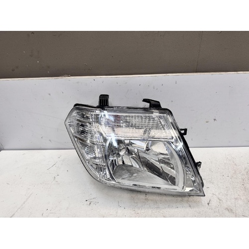 Nissan Navara Right Head Light D40 01/2010-08/2015