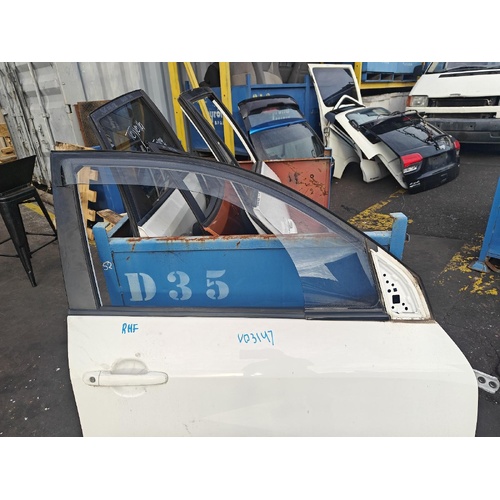 Toyota RAV4 Right Front Door Glass ACA33 11/2005-11/2012