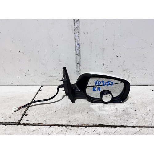 Toyota Corolla Right Door Mirror ZRE152 03/2010-12/2013
