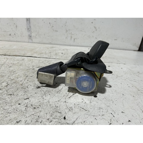 Toyota Hiace Left Front Seatbelt RZH113 07/1999-12/2004