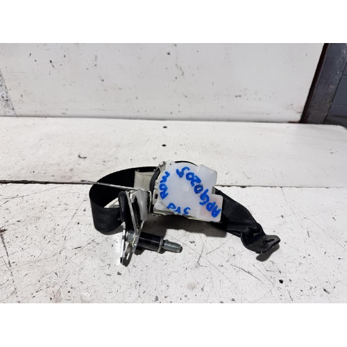 Toyota Kluger Right Rear 3rd Row Seat Belt GSU40 07/2010-02/2014
