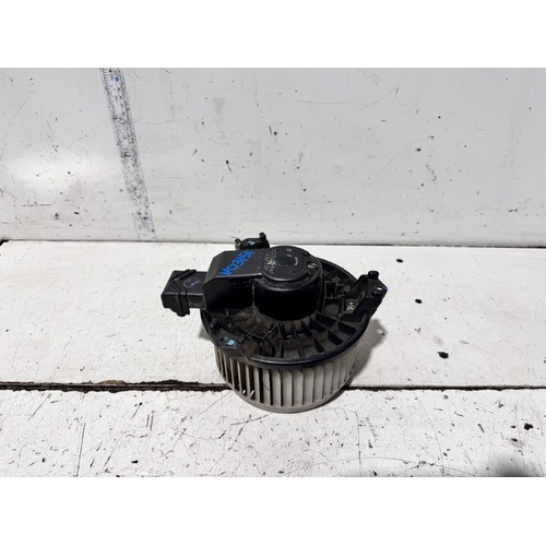 Toyota Hilux Heater Fan Motor KUN26 10/2008-08/2015