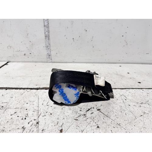 Toyota Kluger Right Rear 2nd Row Seat Belt GSU40 07/2010-02/2014