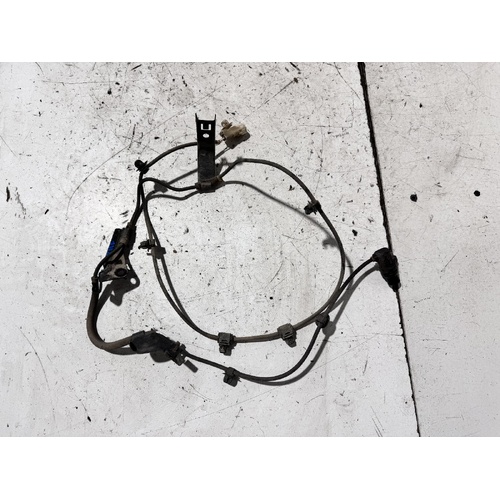 Toyota Hilux Right Front ABS Sensor KUN26 03/2005-08/2015