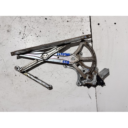 Mitsubishi Triton Right Front Door Window Regulator MN 07/2006-04/2015