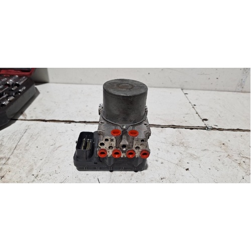 Toyota Kluger ABS Module GSU45 05/2007-02/2014