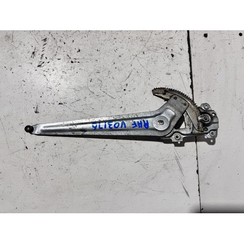 Toyota Hilux Right Front Door Window Regulator RZN149 09/1997-03/2005