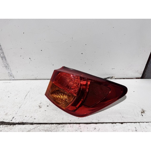 Lexus IS250 Right Tail Light GSE20 11/2005-09/2008
