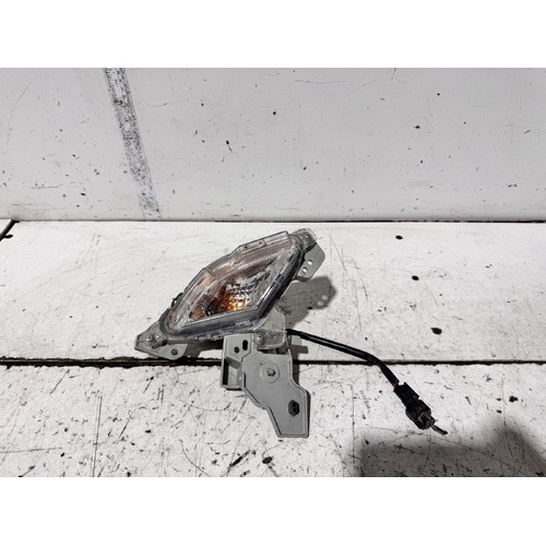 Mazda CX3 Right Bumper Flasher DK 03/2015-12/2024
