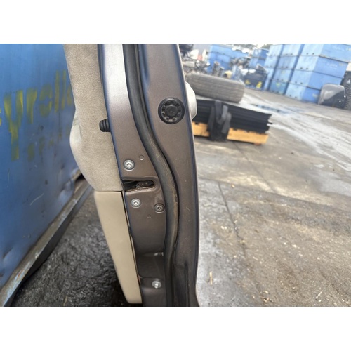 Toyota Estima Right Front Door Lock Mechanism MCR30 2000-2006