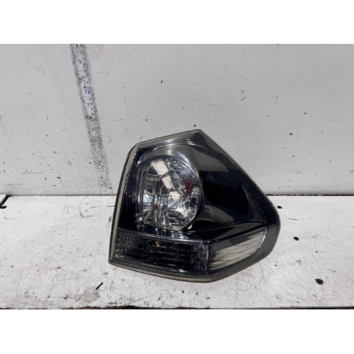 Lexus RX330 Right Tail Light MCU38 04/2003-11/2008