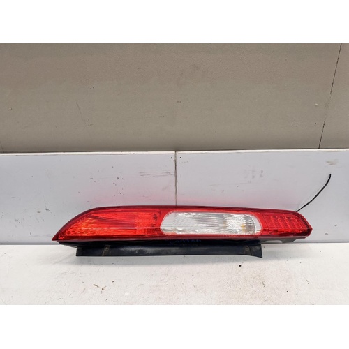 Ford Focus Left Tail Light LS 06/2005-05/2007