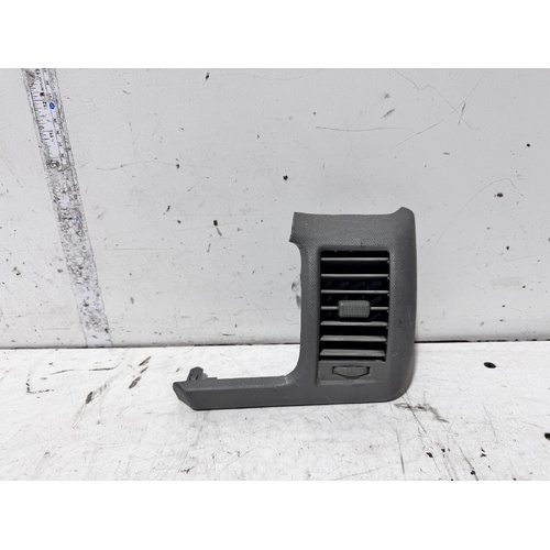 Toyota Hiace Right Dash Vent TRH201 01/2005-04/2019