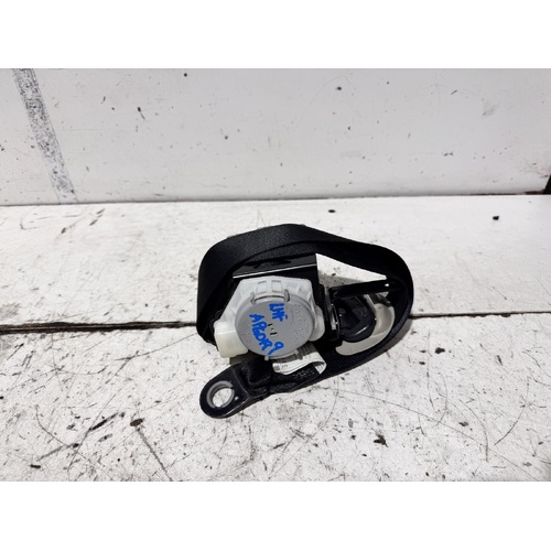 Toyota Corolla Left Front Seat Belt ZRE152 03/2007-12/2013