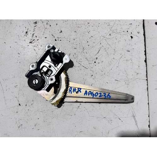 Toyota Hilux Right Rear Door Window Regulator TGN16 03/2005-08/2015