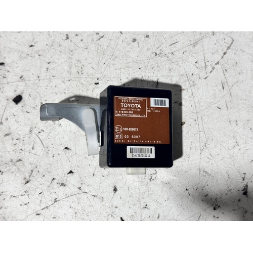 Toyota Hilux Door Control Receiver Module KUN26 02/2005-08/2015