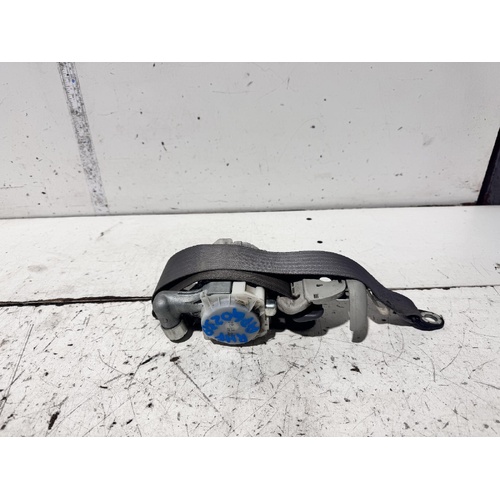 Toyota Hilux Right Front Seat Belt TGN16 07/2011-08/2015