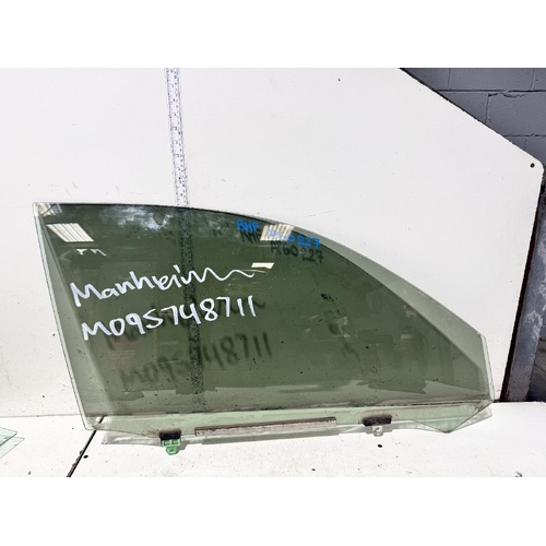 Toyota Kluger Right Front Door Window Glass GSU45 05/2007-02/2014