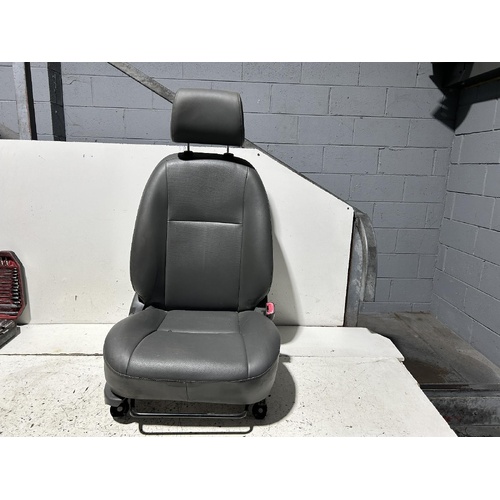 Toyota Hilux Right Front Seat TGN16 07/2011-08/2015
