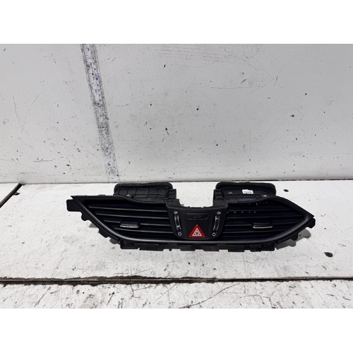 Hyundai I30 Dash Vents PD 03/2017-04/2018