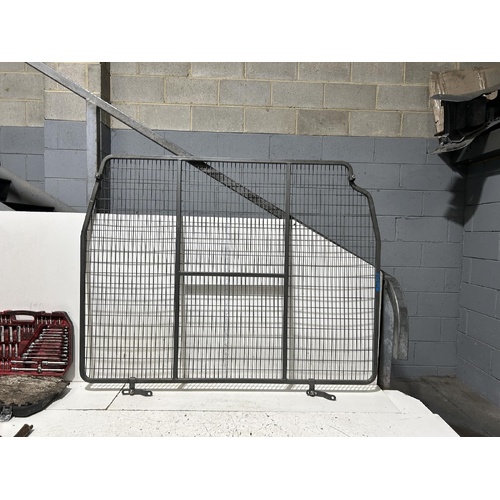 Toyota Hiace Cargo Barrier TRH201 01/2005-04/2019