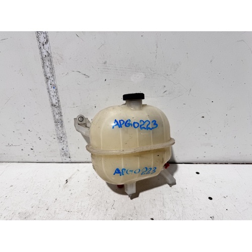 Toyota Hiace Overflow Bottle TRH201 01/2005-04/2019