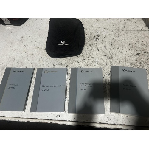 Lexus RX330 Owners Manuals with Carry Case MCU38 04/03-11/05