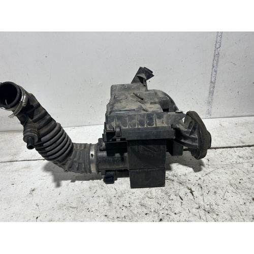 Nissan Navara Air Cleaner Box with Air Flow Meter D40 01/2010-08/2015