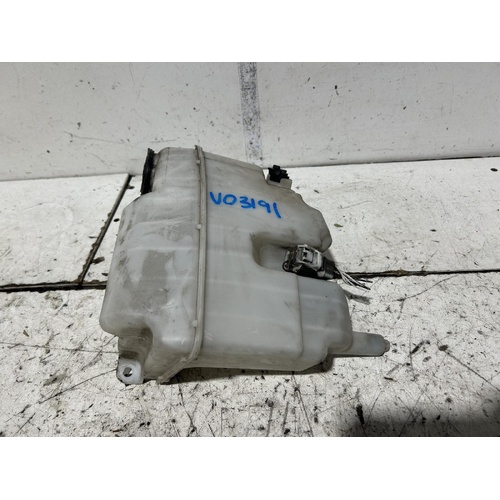 Toyota Hiace Washer Bottle TRH201 01/2005-04/2019