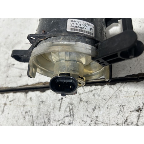 Holden Commodore Right Foglight VF 05/2013-12/2017