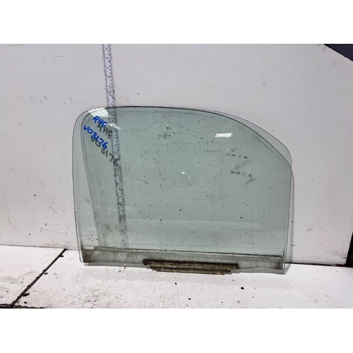 Toyota Hilux Right Front Door Window Glass RZN149 09/1997-03/2005