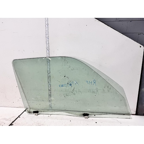Toyota Hiace Right Front Door Window Glass TRH201 01/2005-04/2019