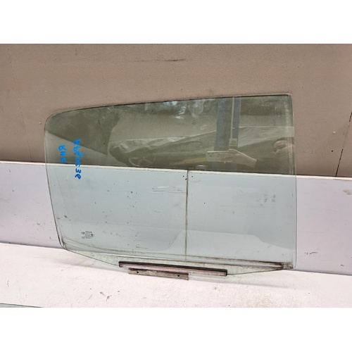 Toyota Hilux Right Rear Door Window Glass TGN16 03/2005-08/2015