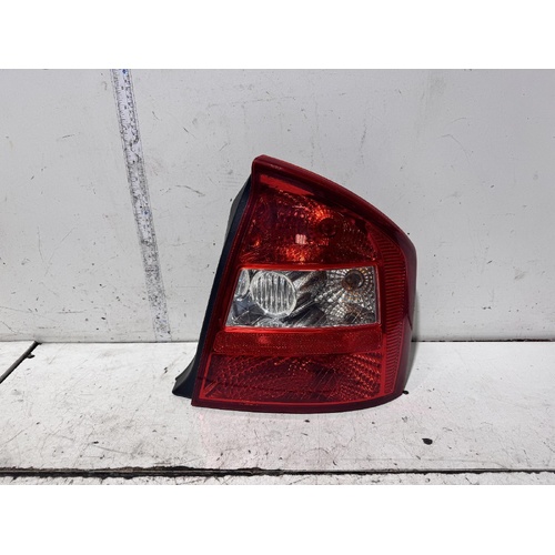 KIA Cerato Right Tail Light LD 05/2004-10/2006
