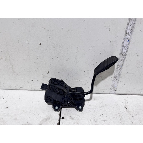 Toyota Corolla Accelerator Pedal MZEA12 07/2018-10/2019