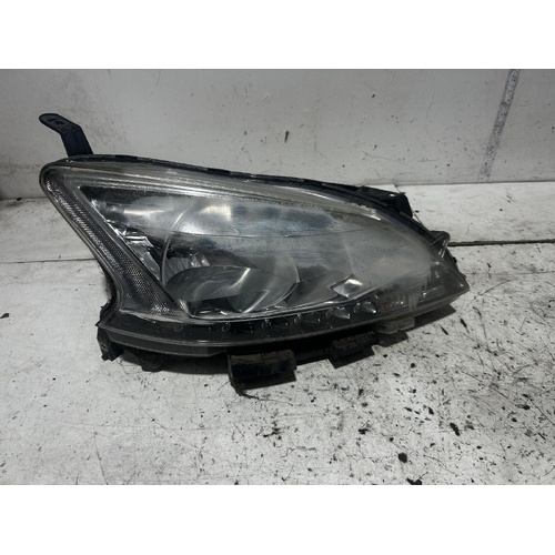  Nissan Pulsar Right Head Light B17 12/2012-12/2017 
