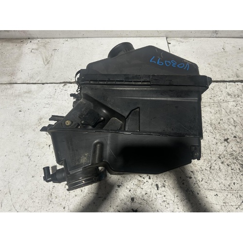 Toyota Hilux Air Cleaner Box with Air Flow Meter GGN15 02/2005-08/2015