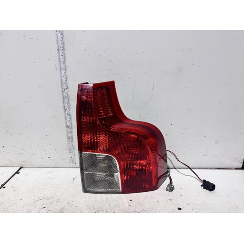 Volvo XC90 Right Lower Tail Light 09/2006-12/2014