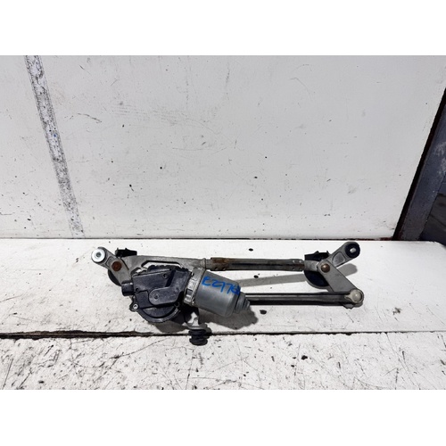 Toyota Yaris Front Wiper Assembly NCP91 03/2005-07/2011